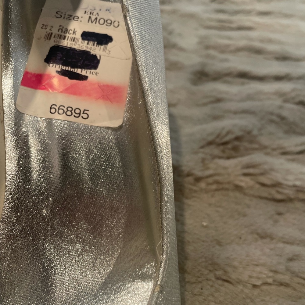 Stuart Weitzman Silver Glitter Point Toe Heels 9 - image 8